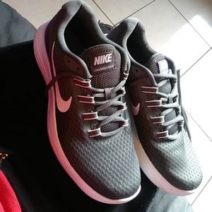 US mens size 8 Nike Lunarlon